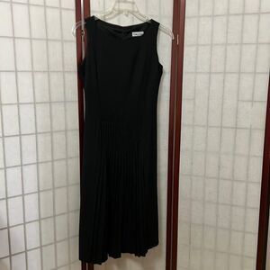 VERA NUCCI BLACK PLEATED FRONT DETAIL A-LINE DRESS‎ SIZE 2